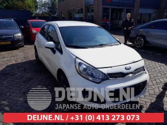 Vrakbiler auto Kia Rio Rio III (UB), Hatchback, 2011 / 2017 1.2 CVVT 16V 2014/1