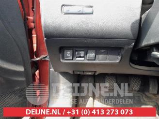 Nissan Pulsar Pulsar (C13), Hatchback, 2013 1.2 DIG-T 16V picture 18