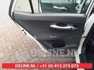 Toyota Auris Auris (E15), Hatchback, 2006 / 2012 1.33 Dual VVT-I 16V picture 11