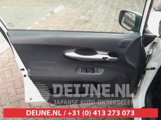 Toyota Auris Auris (E15), Hatchback, 2006 / 2012 1.33 Dual VVT-I 16V picture 10