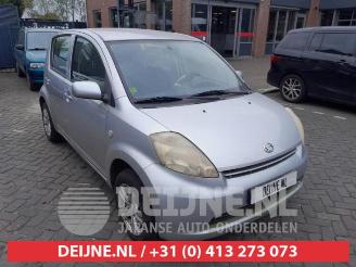 Vrakbiler auto Daihatsu Sirion Sirion 2 (M3), Hatchback, 2005 1.0 12V DVVT 2007/3