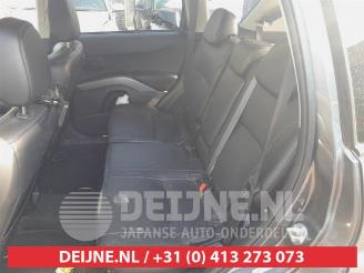 Mitsubishi Outlander Outlander (CW), SUV, 2006 / 2012 3.0 V6 24V Mivec 4x4 picture 14