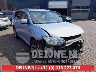 Vrakbiler auto Mitsubishi Outlander Outlander (GF/GG), SUV, 2012 / 2022 2.0 16V PHEV 4x4 2013/11