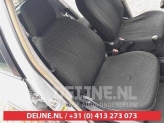 Toyota Yaris Yaris II (P9), Hatchback, 2005 / 2014 1.0 12V VVT-i picture 17
