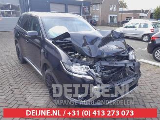Dezmembrări autoturisme Mitsubishi Outlander Outlander (GF/GG), SUV, 2012 / 2022 2.0 16V PHEV 4x4 2015/11
