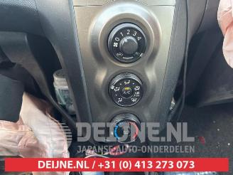 Toyota Yaris Yaris II (P9), Hatchback, 2005 / 2014 1.33 16V Dual VVT-I picture 11