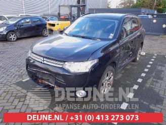 Mitsubishi Outlander Outlander (GF/GG), SUV, 2012 / 2022 2.0 16V PHEV 4x4 picture 3