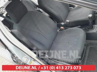 Toyota Yaris Yaris II (P9), Hatchback, 2005 / 2014 1.3 16V VVT-i picture 15