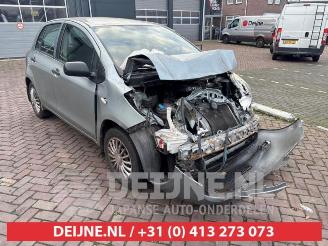 Vrakbiler auto Toyota Yaris Yaris II (P9), Hatchback, 2005 / 2014 1.3 16V VVT-i 2006/3