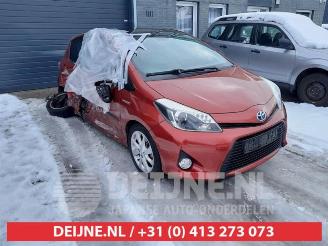 Uttjänta bilar auto Toyota Yaris Yaris III (P13), Hatchback, 2010 / 2020 1.5 16V Hybrid 2013/5