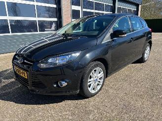 Voiture accidenté Ford Focus 1.0 Ecoboost Titanium 2013/2