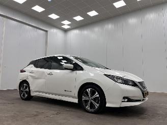 skadebil bedrijf Nissan Leaf Tekna 40 kWh Navi Clima 2019/4