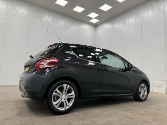 Peugeot 208 1.4 VTi Allure Panoramadak Clima picture 2