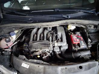 Peugeot 208 1.2 VTI picture 8