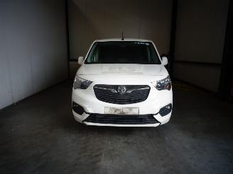 Vrakbiler auto Opel Combo 1.5 CDTI 2021/4