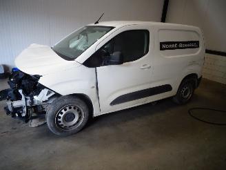 Vrakbiler auto Opel Combo 1.5 HDI AUTOMAAT 2022/3