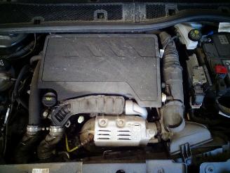 Peugeot 208 1.2 THP picture 5