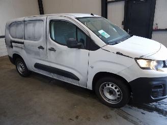 Coche siniestrado Peugeot Partner 1.6 HDI 2022/12