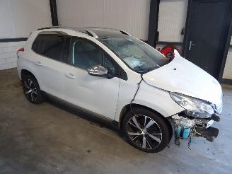 Vaurioauto  passenger cars Peugeot 2008 1.2 THP 2016/2