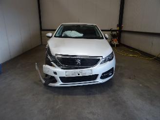 Peugeot 308 SW 1.2 THP picture 4