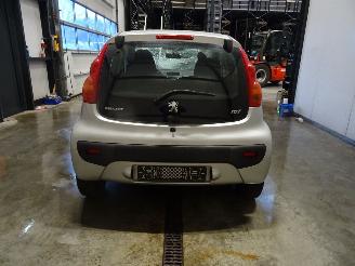 Peugeot 107 1.0 picture 2