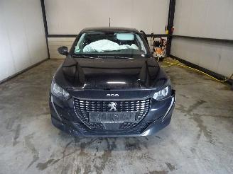 Démontage voiture Peugeot 208 1.2 THP 2023/8