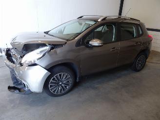 Vrakbiler auto Peugeot 2008 1.2 VTI 2016/4
