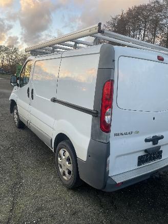 Renault Trafic 2.0 dci picture 4