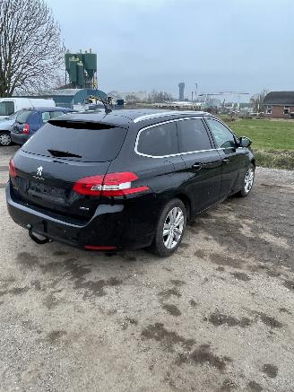 Peugeot 308 1.6 blue hdi picture 3