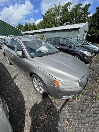 Volvo V-70 2.0 D4 summum 5 cilinder picture 2