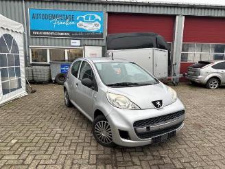 Vrakbiler auto Peugeot 107 107, Hatchback, 2005 / 2014 1.0 12V 2010/9