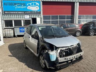 Salvage car Toyota Aygo Aygo (B10), Hatchback, 2005 / 2014 1.0 12V VVT-i 2011/6
