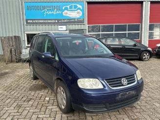 Coche siniestrado Volkswagen Touran Touran (1T1/T2), MPV, 2003 / 2010 1.6 FSI 16V 2004/4