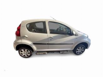 Peugeot 107 107, Hatchback, 2005 / 2014 1.0 12V picture 5