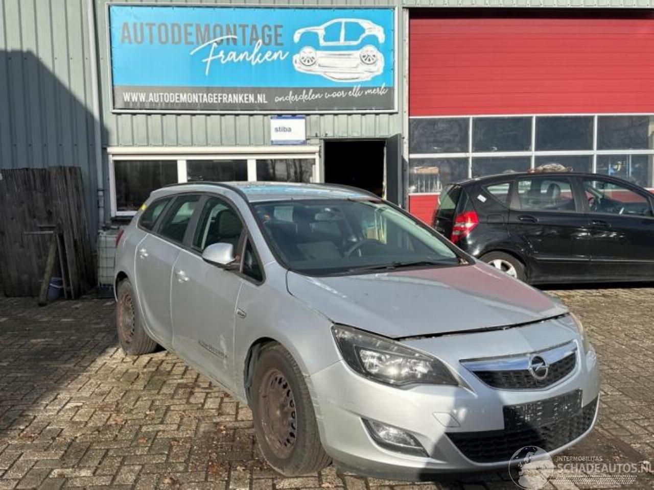 Opel Astra Astra J Sports Tourer (PD8/PE8/PF8), Combi, 2010 / 2015 1.7 CDTi 16V