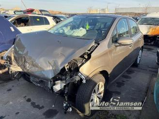Vrakbiler auto Peugeot 208 208 I (CA/CC/CK/CL), Hatchback, 2012 / 2019 1.2 Vti 12V PureTech 82 2013/2