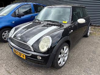 skadebil auto Mini Mini 1.6 16V One Hatchback  Benzine 1.598cc 66kW (90pk) FWD 2001-06/2006-09 (RA31; RA32) W10B16A 2001/1