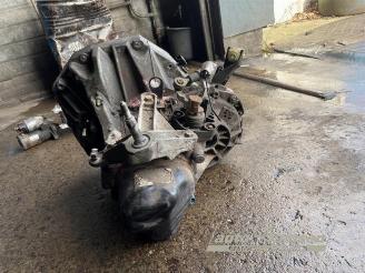 Renault Clio Clio III (BR/CR), Hatchback, 2005 / 2014 1.4 16V picture 16
