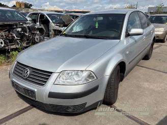 Vrakbiler auto Volkswagen Passat Passat (3B3), Sedan, 2000 / 2005 2.0 20V 2002/6