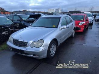 Uttjänta bilar auto Mercedes C-klasse C (W203), Sedan, 2000 / 2007 2.2 C-200 CDI 16V 2001/5