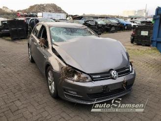 Vrakbiler auto Volkswagen Golf Golf VII (AUA), Hatchback, 2012 / 2021 1.0 TSI 12V BlueMotion 2015/10