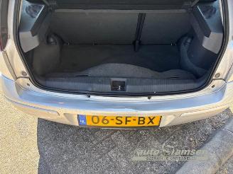 Opel Corsa Corsa C (F08/68), Hatchback, 2000 / 2009 1.0 12V Twin Port picture 9