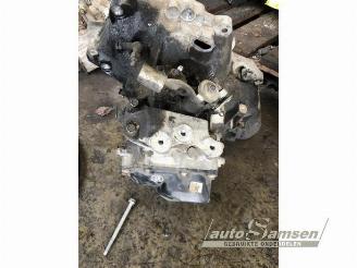 Chevrolet Aveo Aveo (300), Hatchback, 2006 / 2015 1.3 D 16V picture 16