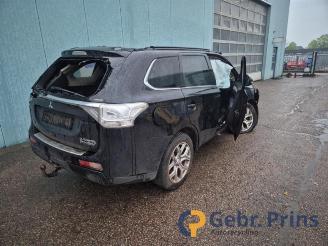 Mitsubishi Outlander Outlander (GF/GG), SUV, 2012 / 2022 2.0 16V PHEV 4x4 picture 2