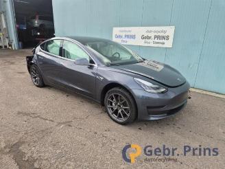 Coche siniestrado Tesla Model 3 Model 3, Sedan, 2017 Standard RWD Plus 60 kWh 2020/9