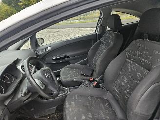 Opel Corsa 1.2 16V Hatchback  Benzine 1.229cc 63kW (86pk) FWD picture 9