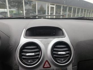 Opel Corsa 1.2 16V Hatchback  Benzine 1.229cc 63kW (86pk) FWD picture 12