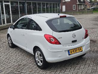 Opel Corsa 1.2 16V Hatchback  Benzine 1.229cc 63kW (86pk) FWD picture 3