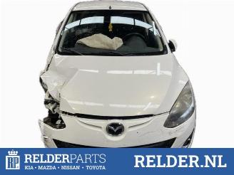 Vrakbiler auto Mazda 2 2 (DE), Hatchback, 2007 / 2015 1.3 16V MZR 2013/2