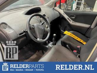 Toyota Yaris Yaris II (P9), Hatchback, 2005 / 2014 1.33 16V Dual VVT-I picture 9